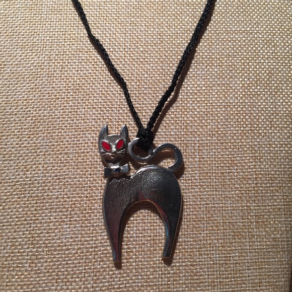 Silver Cat & Rope Necklace - Picture 3 of 8